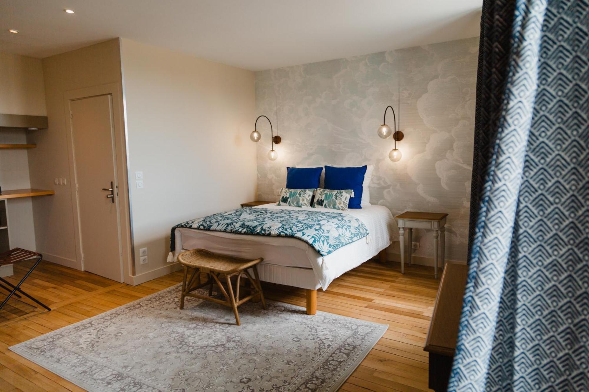 Chambres D'Hote - Maison Des Ecrivains - 50 M De La Cathedrale Et Place Des Jacobins ルマン エクステリア 写真