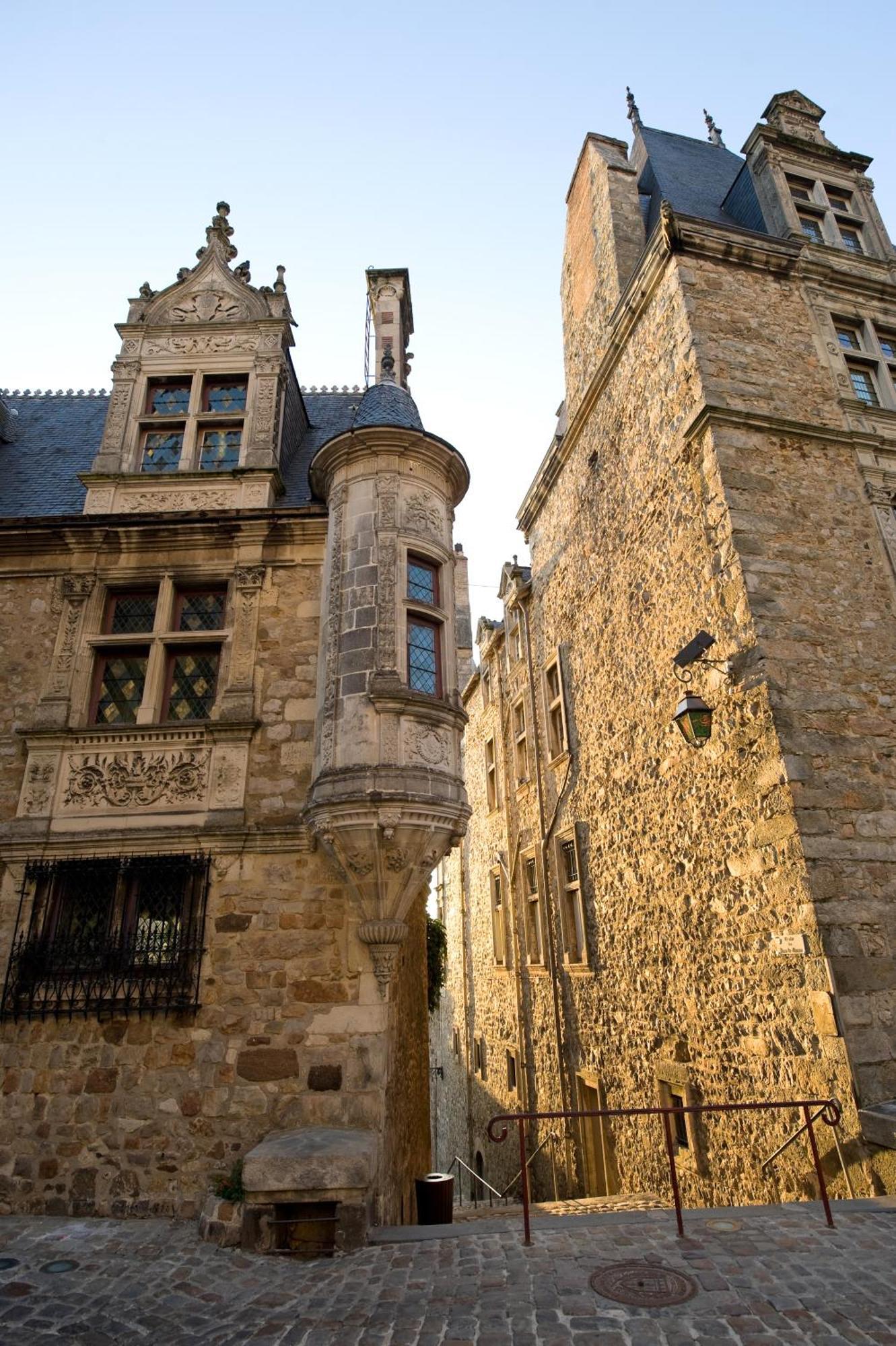 Chambres D'Hote - Maison Des Ecrivains - 50 M De La Cathedrale Et Place Des Jacobins ルマン エクステリア 写真