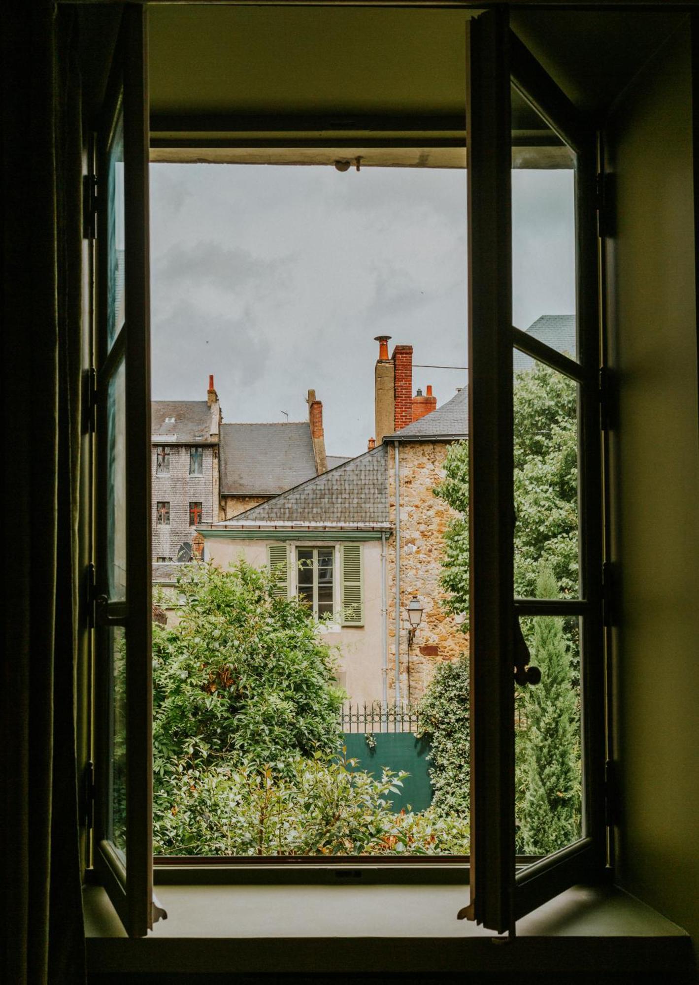 Chambres D'Hote - Maison Des Ecrivains - 50 M De La Cathedrale Et Place Des Jacobins ルマン エクステリア 写真